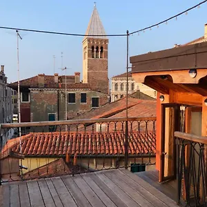 Key Location Near Palazzo Grassi Holiday home Venice